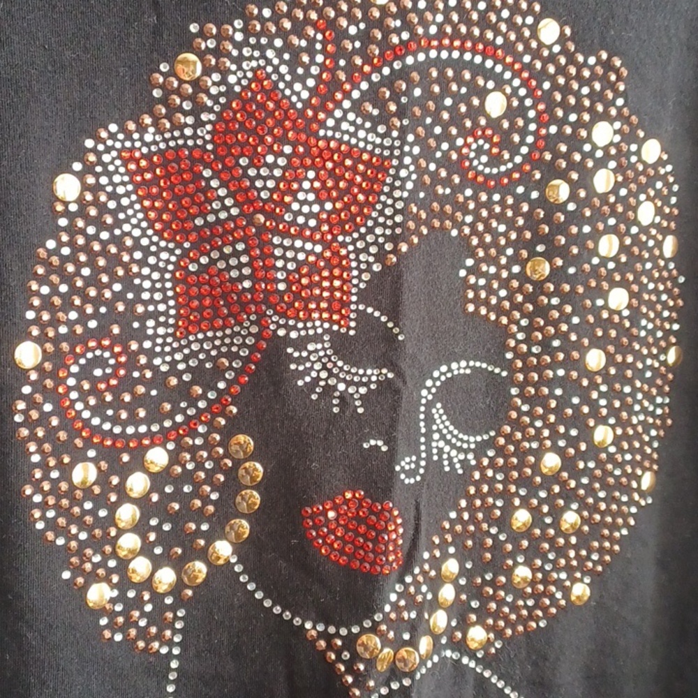 Black Tee With Cute Sparkly  Face - Picture 5 of 16